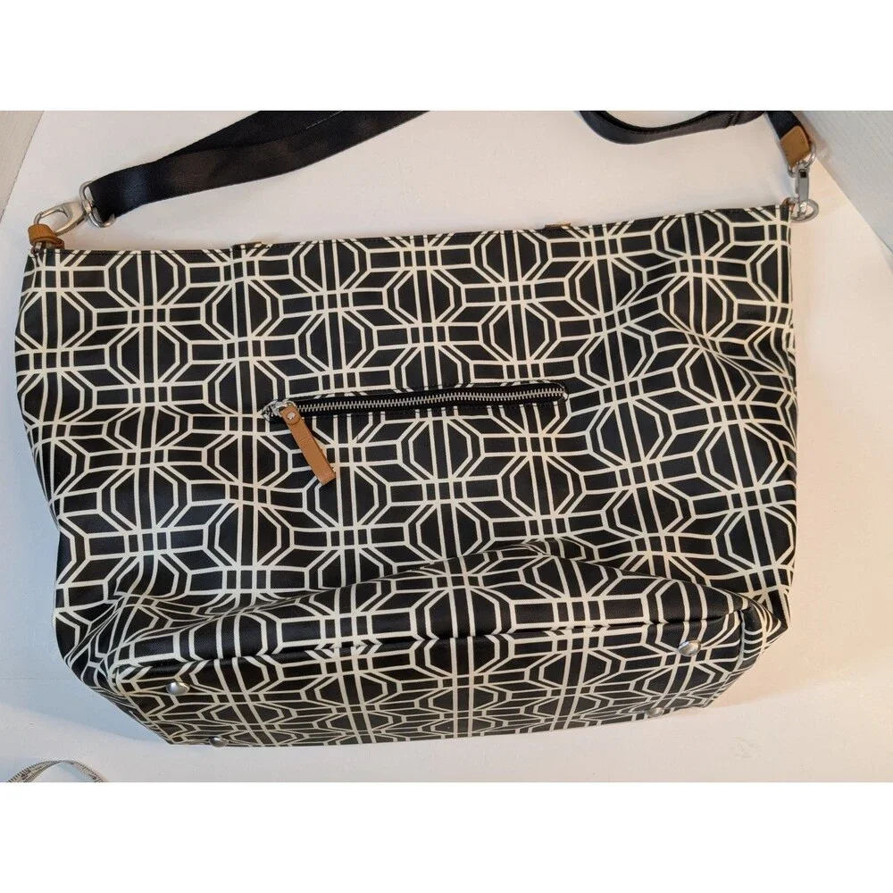 Petunia Pickle Bottom Downtown Tote Diaper Duffle Bag Weekender Travel Bag